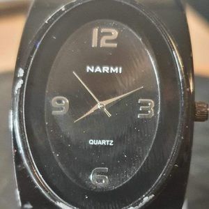🦋10/$20🦋 Narmi #4386 Black /Silver Closed Cuff Women's Watch